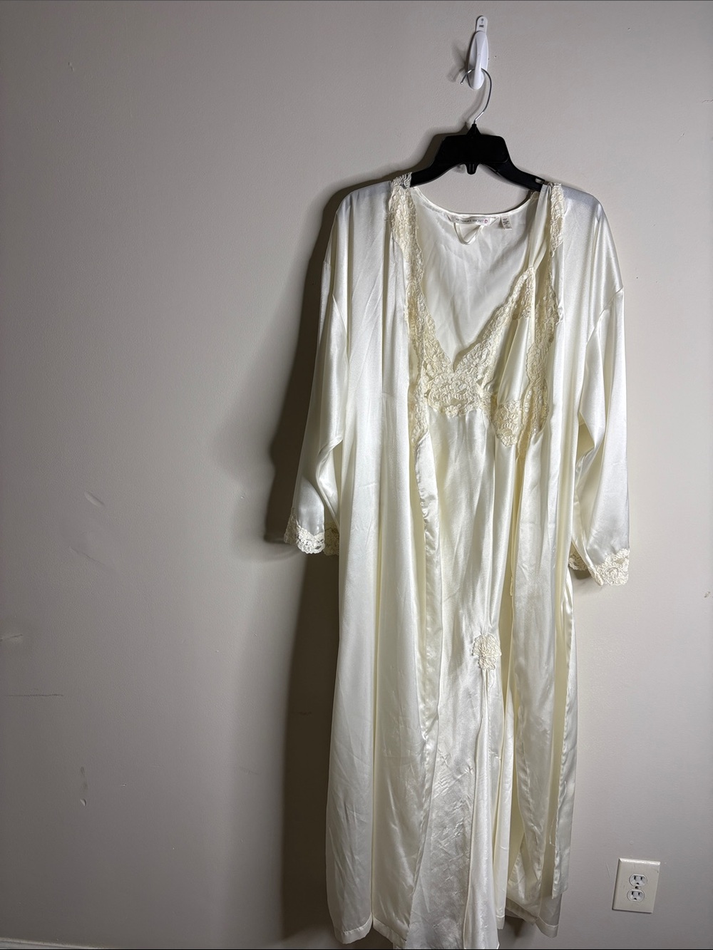 Vintage Victoria's Secret Cream Satin Robe and Lace Chemise Set